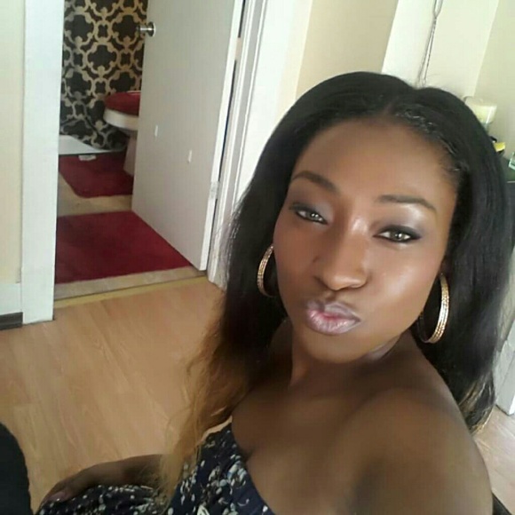 Profile Picture of Daniela Haughton (@danielaamanda19) on Poshmark
