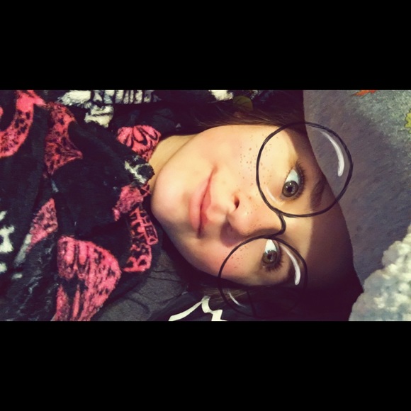 Dorie Bechel - Poshmark Profile Picture of Dorie Bechel (@doriegrey04) on Poshmark