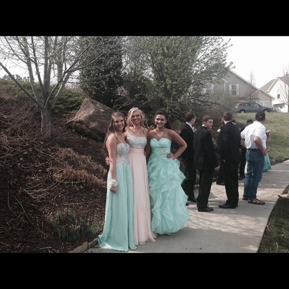 Profile Picture of Joelle Schiffelbein (@jschiffelbeinn) on Poshmark