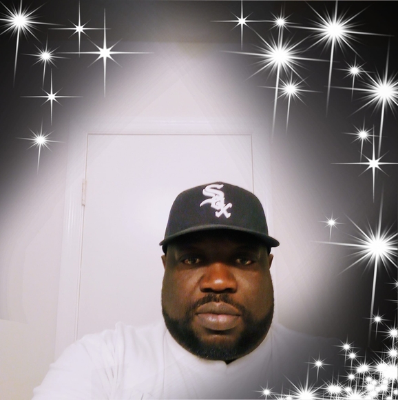 Profile Picture of Eddie James (@eddiedogg74) on Poshmark