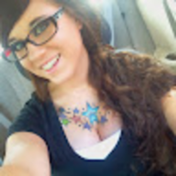 Profile Picture of Kristianna Hall (@kristibaby303) on Poshmark