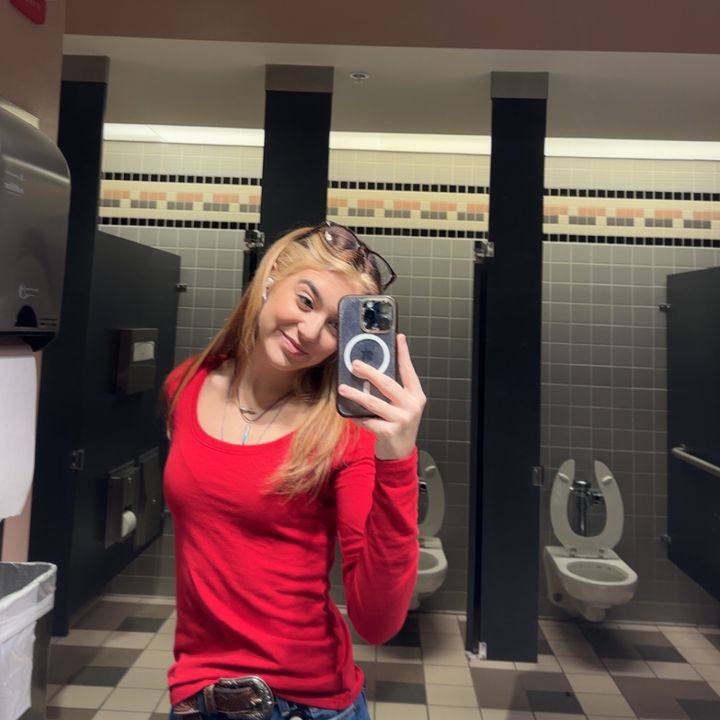 Profile Picture of Fallyn (@jimmyfallyn) on Tiktok