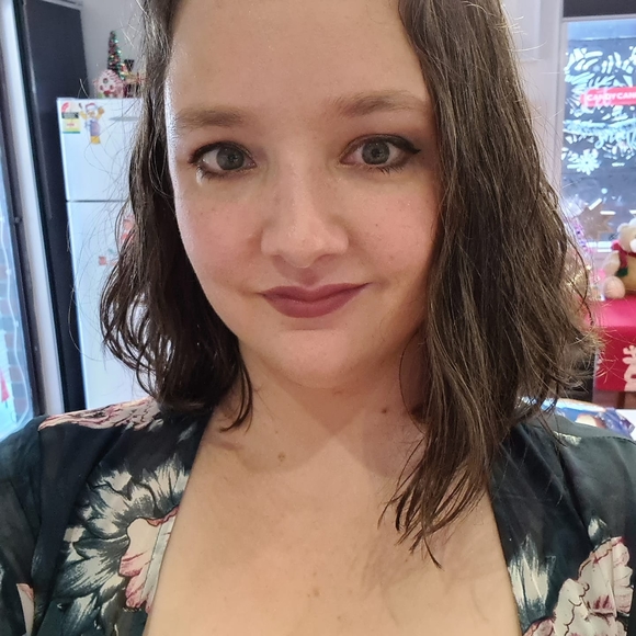 Profile Picture of Tara Crout (@taza_2) on Poshmark