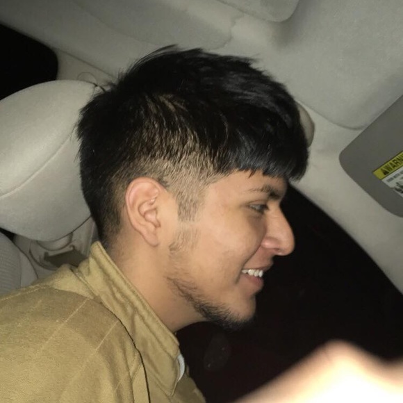 Profile Picture of Isaias Jimenez (@isvivs) on Poshmark
