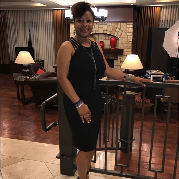 Profile Picture of Dawn Mcelroy (@ddmcelroy28) on Poshmark