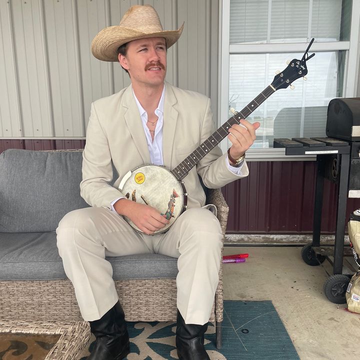 Profile Picture of Dustin Booth (@@_theblondegiant) on Tiktok