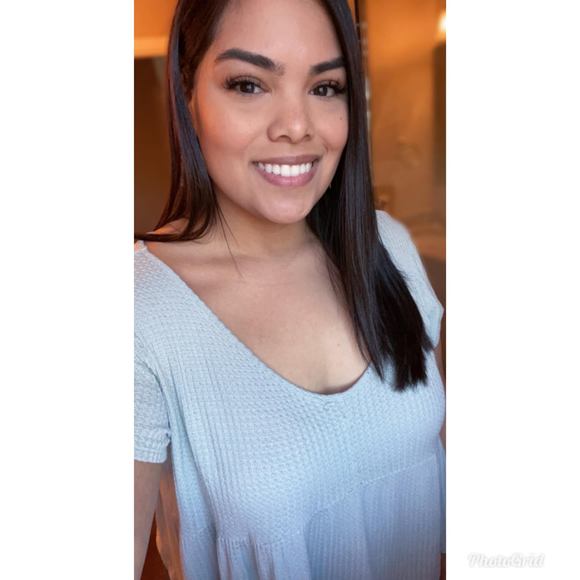 Profile Picture of Vanessa Benavides (@nessab_11) on Poshmark