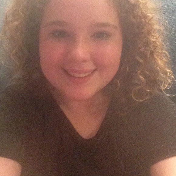 Profile Picture of Brianna Bitzer (@briannabitzer) on Poshmark