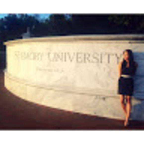 Profile Picture of Lisa Baek (@lisa_baek) on Poshmark