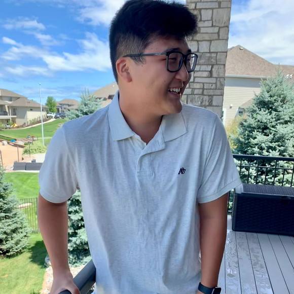 Profile Picture of Joe Carlson (@jhcarlson66) on Poshmark