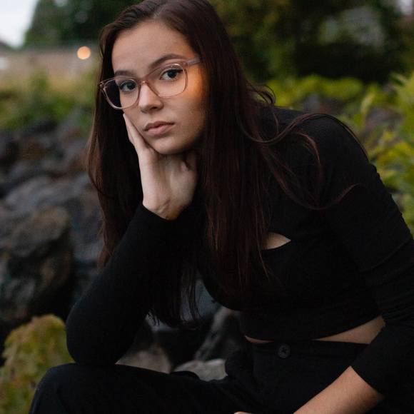 Profile Picture of Sarah-maude Asselin (@subbanasselin) on Poshmark