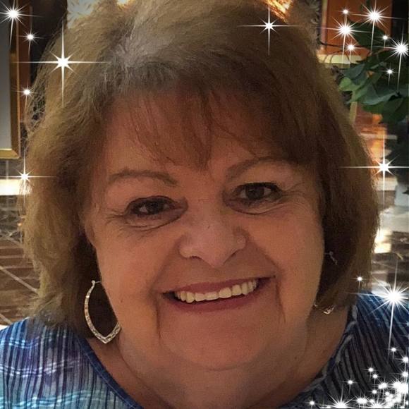Profile Picture of Donna Lacey (@dmlacey1) on Poshmark