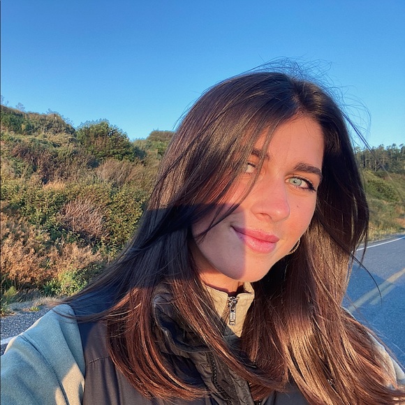 Profile Picture of Bekah Mcgunagle (@bekahmcgunagle) on Poshmark