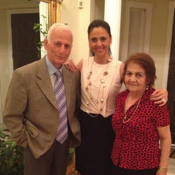 Profile Picture of Giti Saber (@gitisaber) on Poshmark