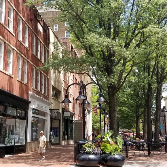 Profile Picture of Oscar/sherri Ortiz (@osortiz) on Poshmark