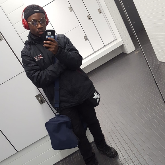 Profile Picture of Ochuko Tubie (@ochuko33) on Poshmark