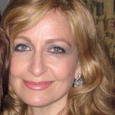 Profile Picture of Faye Shagalow (@fayeglow) on Twitter