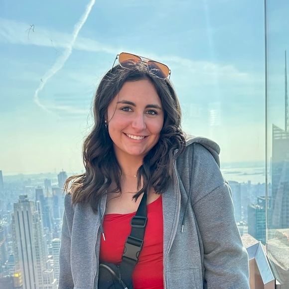 Profile Picture of Hailey Baddock (@hgbaddock22) on Poshmark