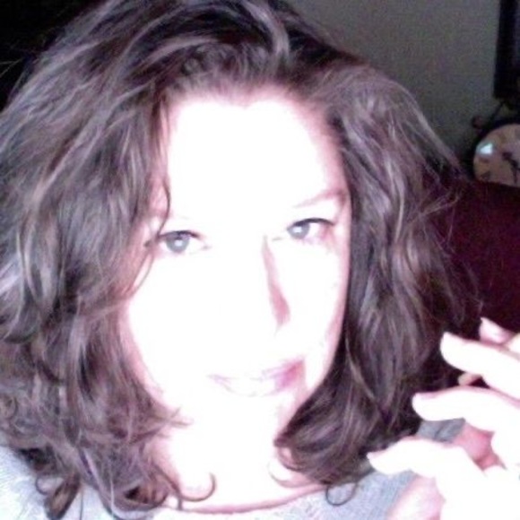 Profile Picture of Kate Vaughn (@katevaughn895) on Poshmark