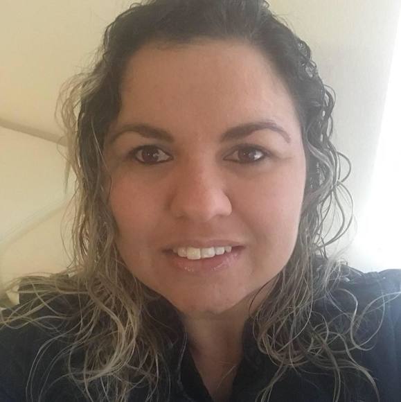 Profile Picture of Tatiana Peretta (@tatianasjc) on Poshmark