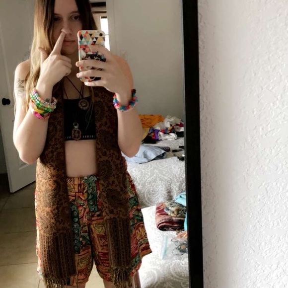 Profile Picture of Taylor Mayack (@tvyxox) on Poshmark