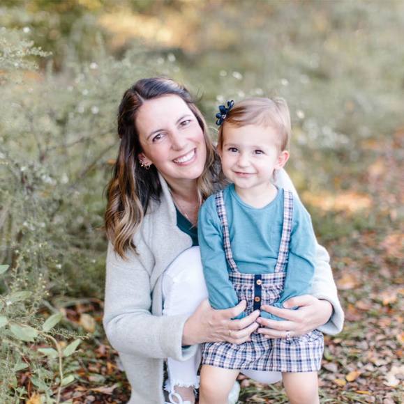 Emily Dillinger - Poshmark Profile Picture of Emily Dillinger (@emilythaler) on Poshmark