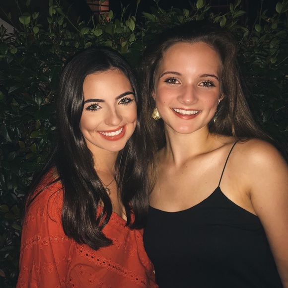 Abby Lorio - Poshmark Profile Picture of Abby Lorio (@abby_lorio) on Poshmark