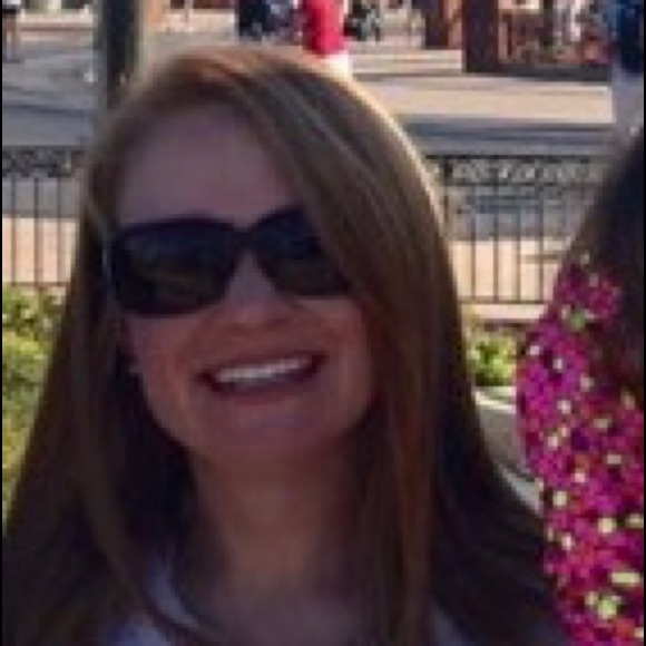 Profile Picture of Meredith Potter (@meredithbpotter) on Poshmark