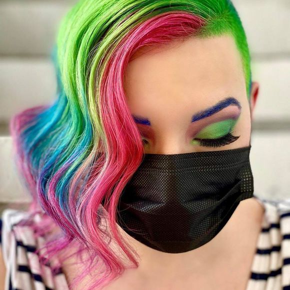 Profile Picture of Jenna Geleff (@kemenios) on Poshmark