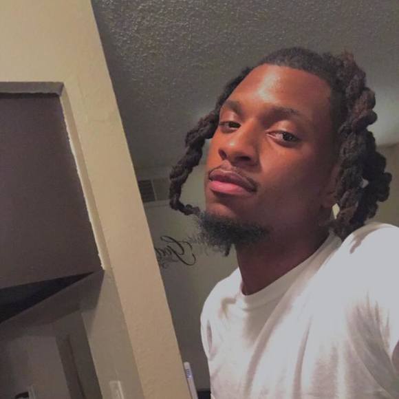 Profile Picture of Jd Chavours (@jdanylc123) on Poshmark