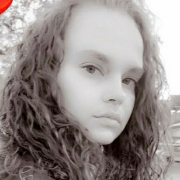 Profile Picture of Idella Trivett (@idellatrivett) on Poshmark