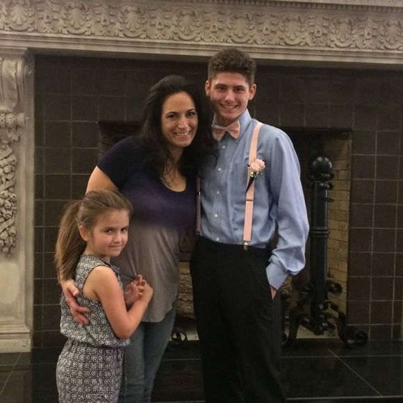 Profile Picture of Damiyon Willis (@damiyonrae13) on Poshmark