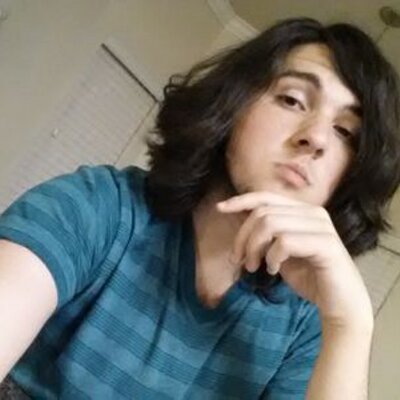 Profile Picture of Aaron Poston (@Rainbowcabage) on Twitter
