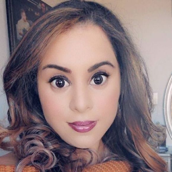 Profile Picture of Gaby Barrera (@ggbarr12) on Poshmark