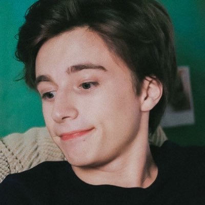 Profile Picture of ♕ (@peridot21plus) on Twitter