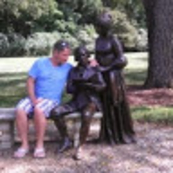 Profile Picture of Chuck Bruce (@chuckbruce415) on Poshmark