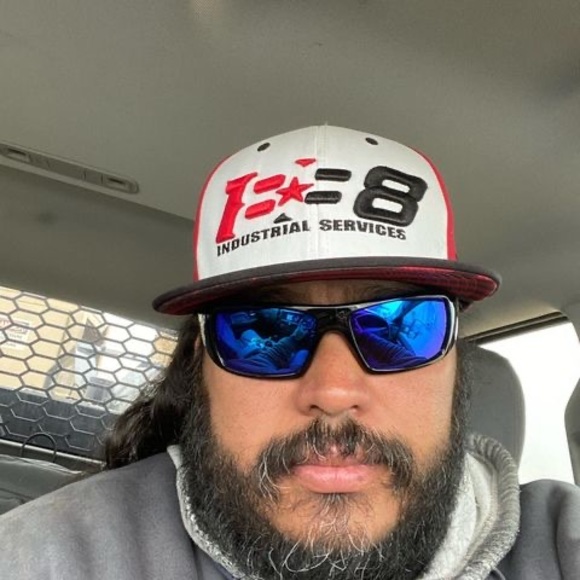 Profile Picture of Leonard Rodriguez (@leonardrodri723) on Poshmark