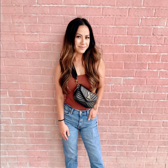 Olivia Peachee - Poshmark Profile Picture of Olivia Peachee (@opeachee) on Poshmark