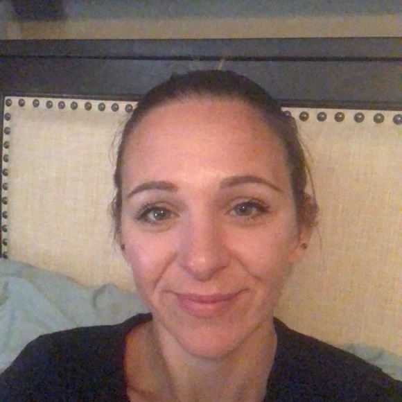 Profile Picture of Mariah Mokienko (@mmokienko) on Poshmark