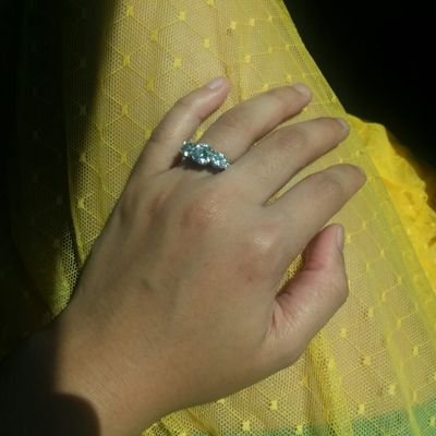 Profile Picture of Isabelle Hansen (@MaybeMaiHansen) on Twitter