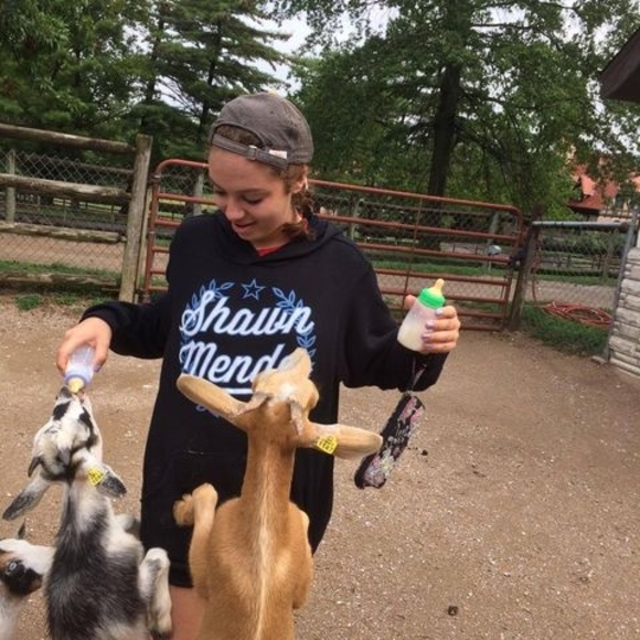 Julianna Rakowski - Poshmark Profile Picture of Julianna Rakowski (@jujuonthat) on Poshmark