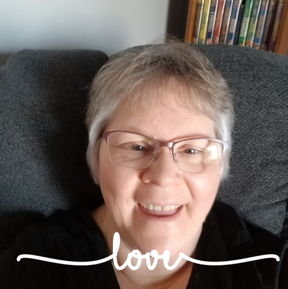 Profile Picture of Patty Hinkemeyer (@pphinkemeyer) on Poshmark