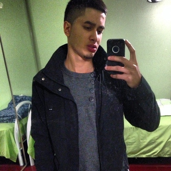 Profile Picture of Fayaz Karodia (@fayaz033) on Poshmark