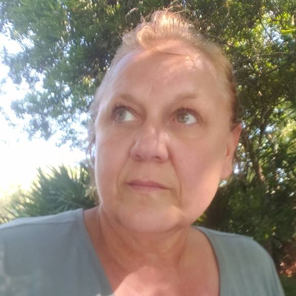 Profile Picture of Paula Fusaro (@pf2019) on Poshmark