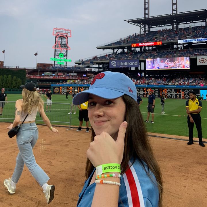 Profile Picture of molly (@molmcgee) on Tiktok