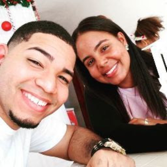 Profile Picture of Yazmin Sanchez (@yazminsanche946) on Poshmark