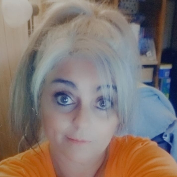 Profile Picture of Paula Muck (@pure_country91) on Poshmark
