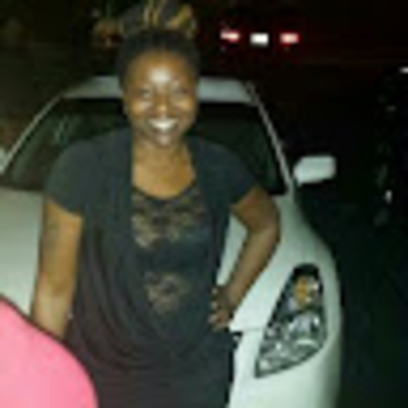 Profile Picture of Sharonda Scott (@sharonda_scott) on Poshmark