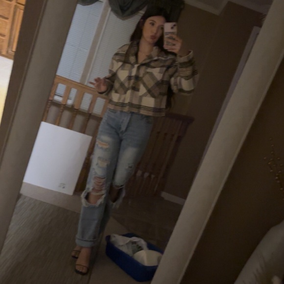Profile Picture of Astrid Gardea (@astrid_gardea) on Poshmark