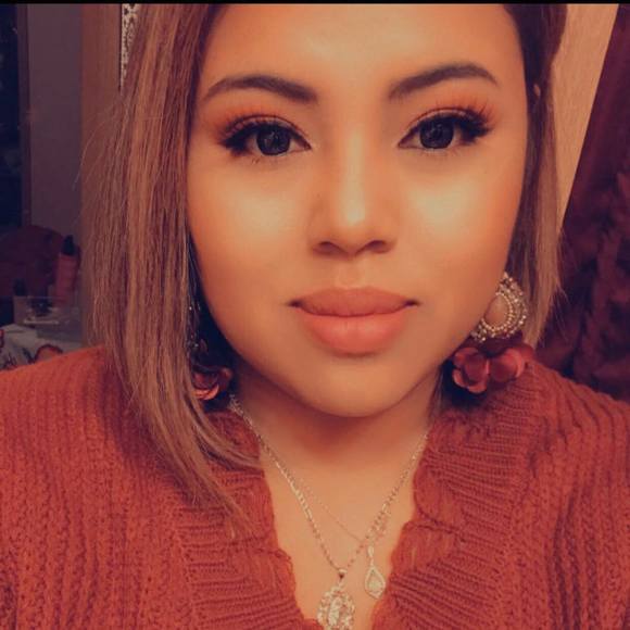 Profile Picture of Martinez Jacqueline (@zuniga22jm) on Poshmark